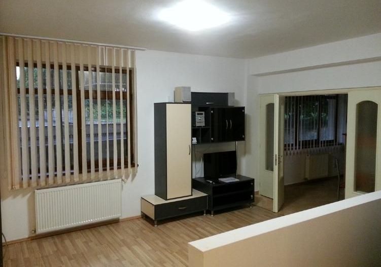 Apartament cu o camera | 40 mp | Bucatarie Separata | Centrala Proprie | UMF - Poză 3
