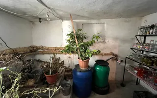 Casa de vanzare pretabila 2 familii, garaj, livada, comuna Pianu - Poză 35