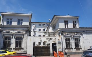 Vilă de patrimoniu interbelică | 23 camere | curte - Poză 2