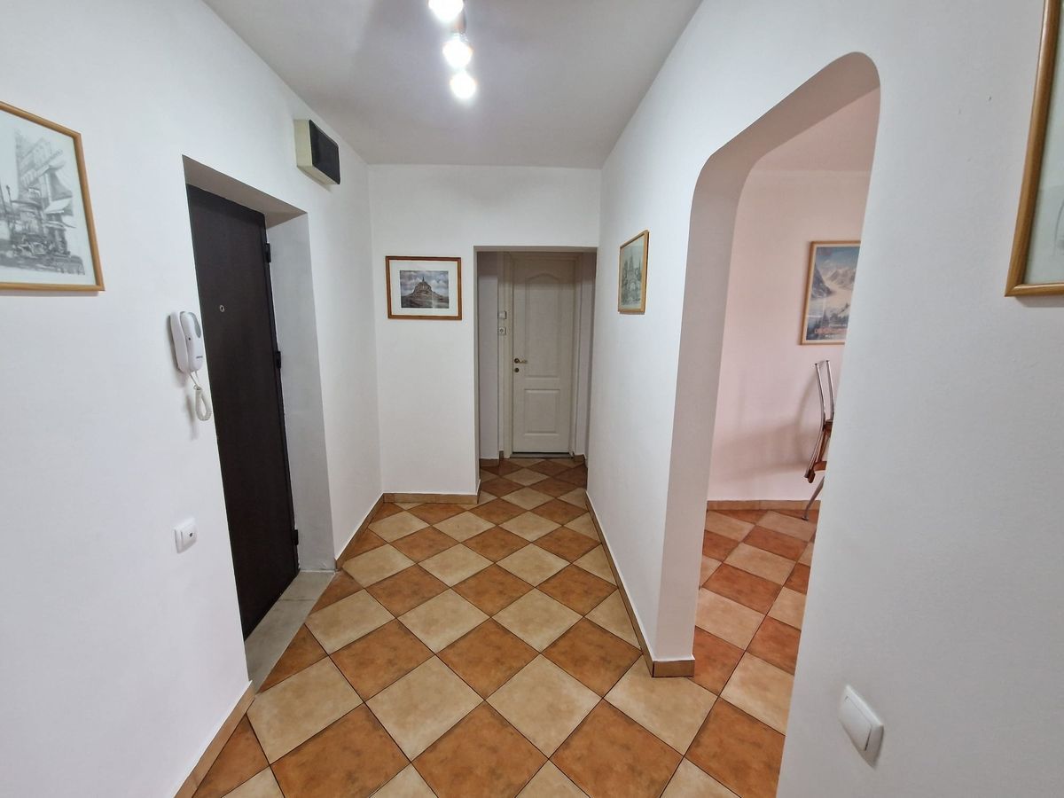 Închiriez apartament 2 camere, Piața Alba Iulia, parțial mobilat - Poză 8