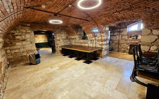 Clădire istorică ultracentrală, PUB + 13 birouri, S+P+M, renovată 2024 - Poză 12