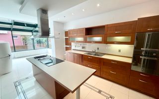 VILA CU 7 CAMERE IN COMPLEX REZIDENTIAL IN IANCU NICOLAE - Poză 8