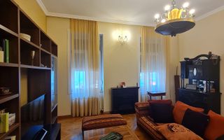 Vila deosebitǎ în zona centrala - Poză 2