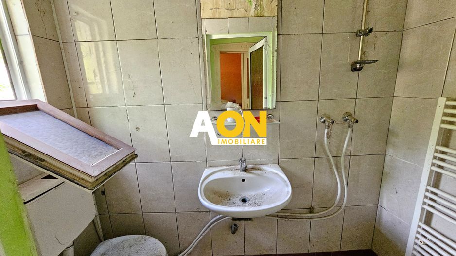 Casa veche, 5 camere, 287 mp teren, zona Prefectura. Necesita renovare - Poză 9