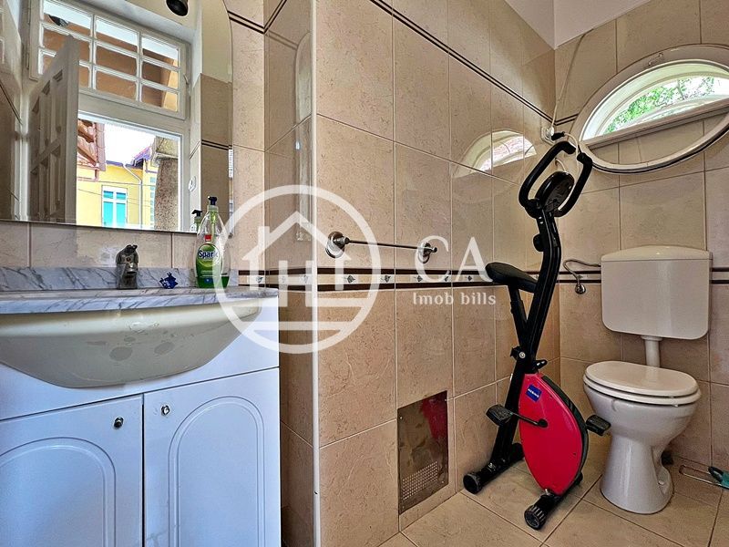 Casă de închiriat cu 3 camere în zona centrală,Oradea - Poză 11