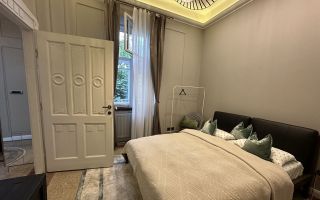 Eleganță, lumină și liniște – 3 camere în inima Clujului - Poză 11