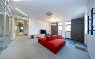 Clădire administrativă renovată integral – oportunitate investițională – Brașov - Poză 15