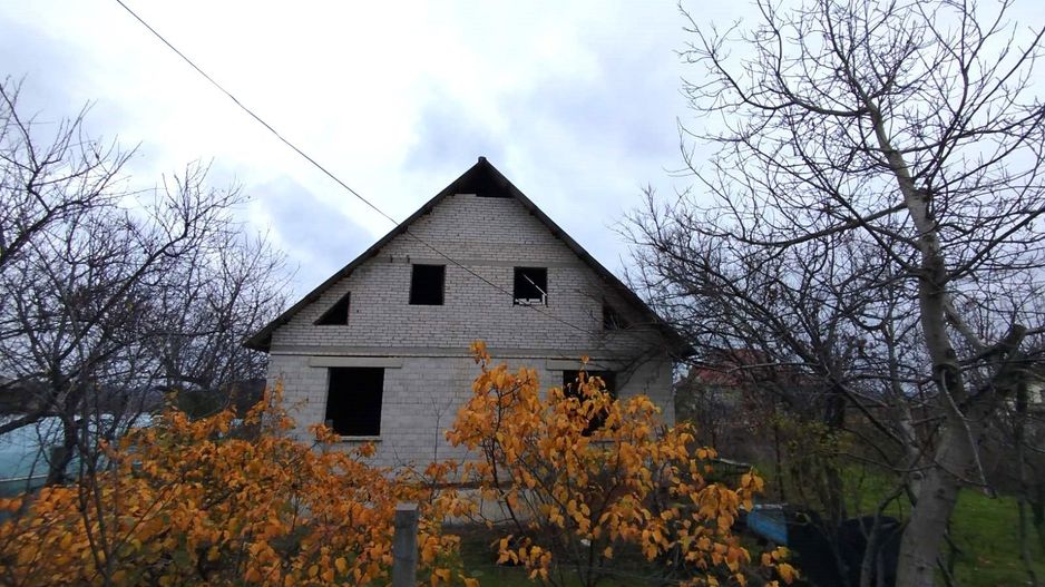 Casă cu 3 camere 106 m.p în com. Chetrosu, raionul Anenii Noi - Poză 1