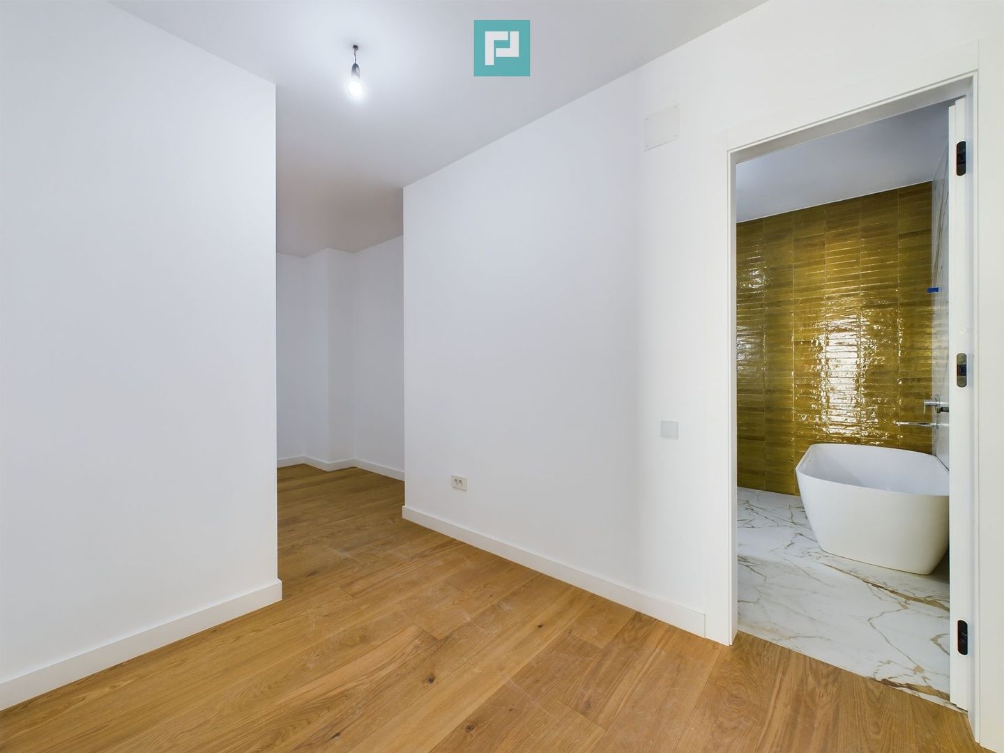 Apartament deosebit cu 3 camere pe Erou Iancu Nicolae - Poză 1