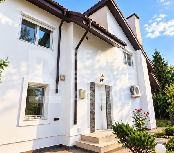 Vilă de închiriat | Pipera | Piscină privată | Curte generoasă - Poză 2