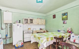 Casă cu 4 camere toate utilitățile și 1150mp teren - Poză 10