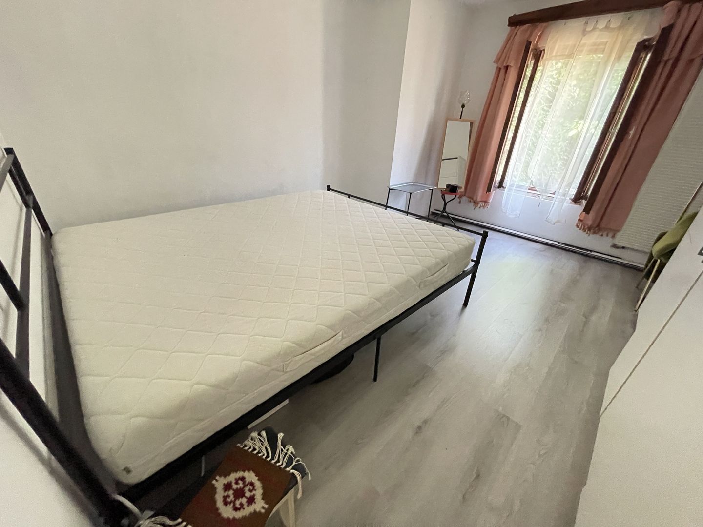 Casă la curte comuna în zona Balcescu - Poză 13