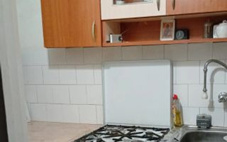 BRASADAS vinde garsoniera la etajul 3/4 pe Ostrovului. - Poză 3