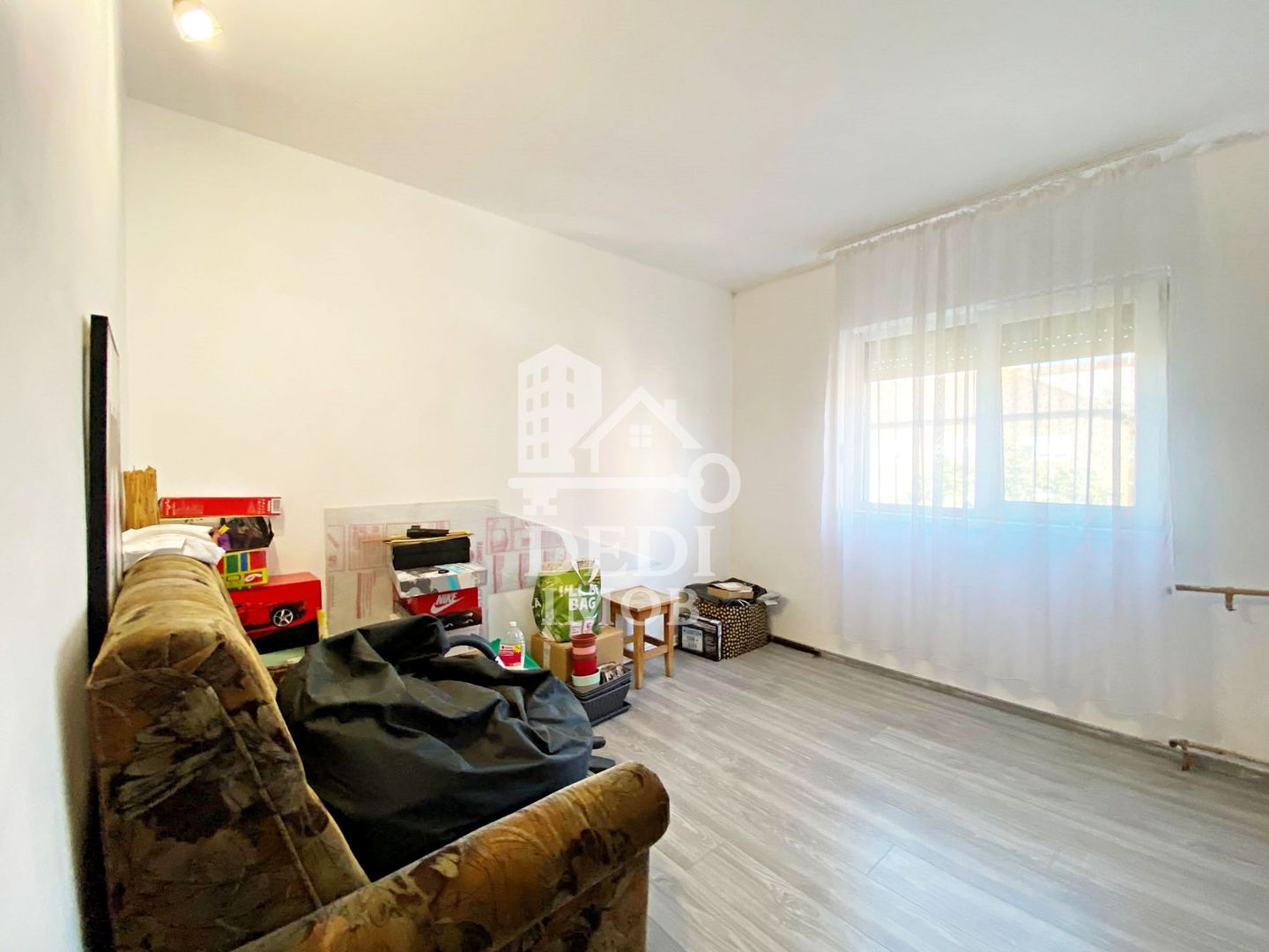 Apartament 3 camera de vânzare in zona Rogerius, Oradea - Poză 5