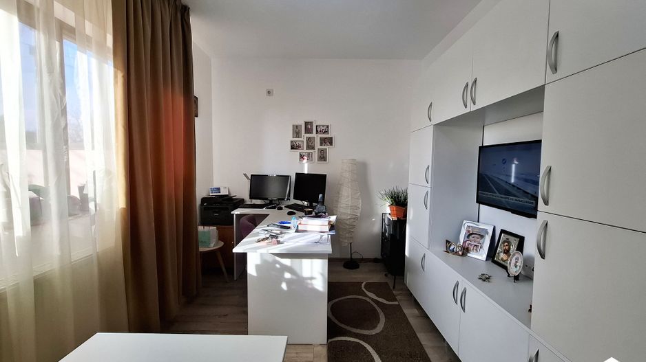 Vila cu 7 camere de vanzare in Paulesti - Poză 9