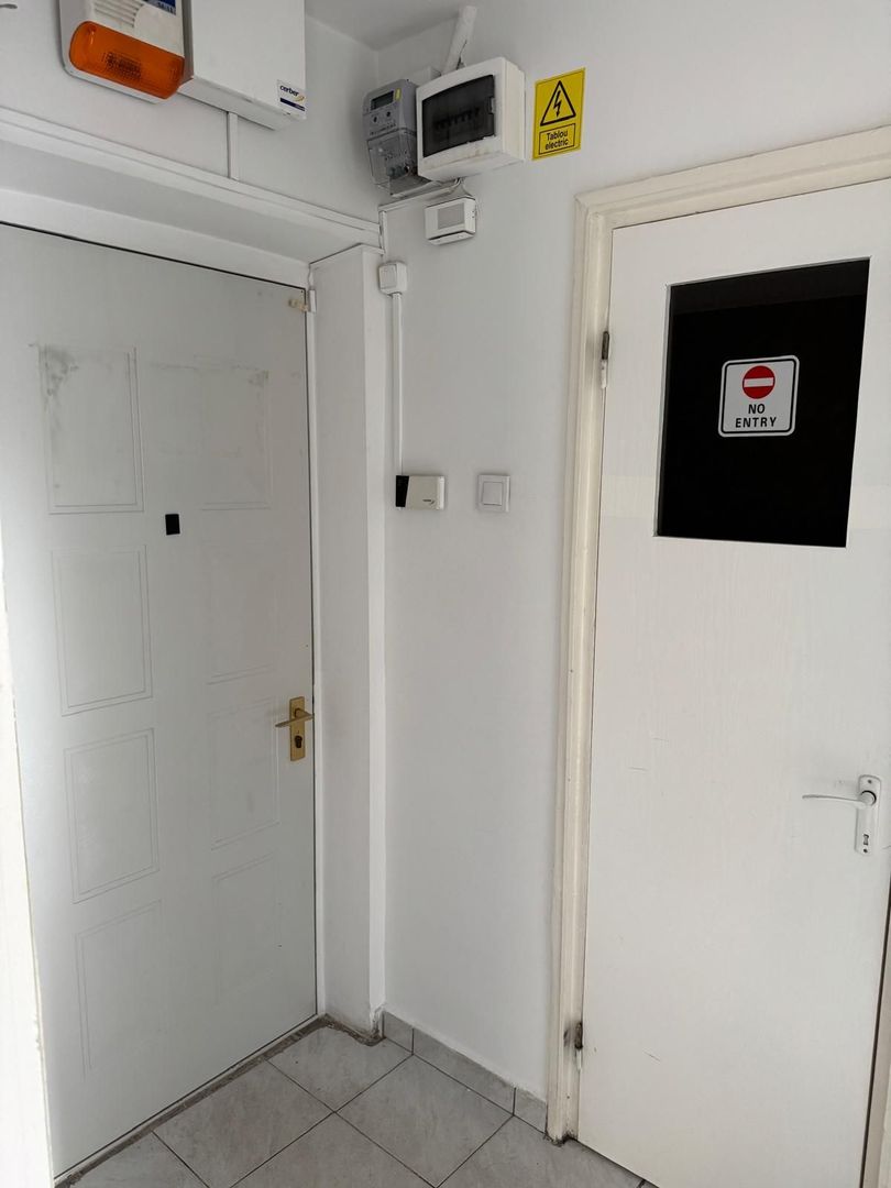 De închiriat: apartament 3 camere - nemobilat - ideal birou - Gorjului - Poză 15