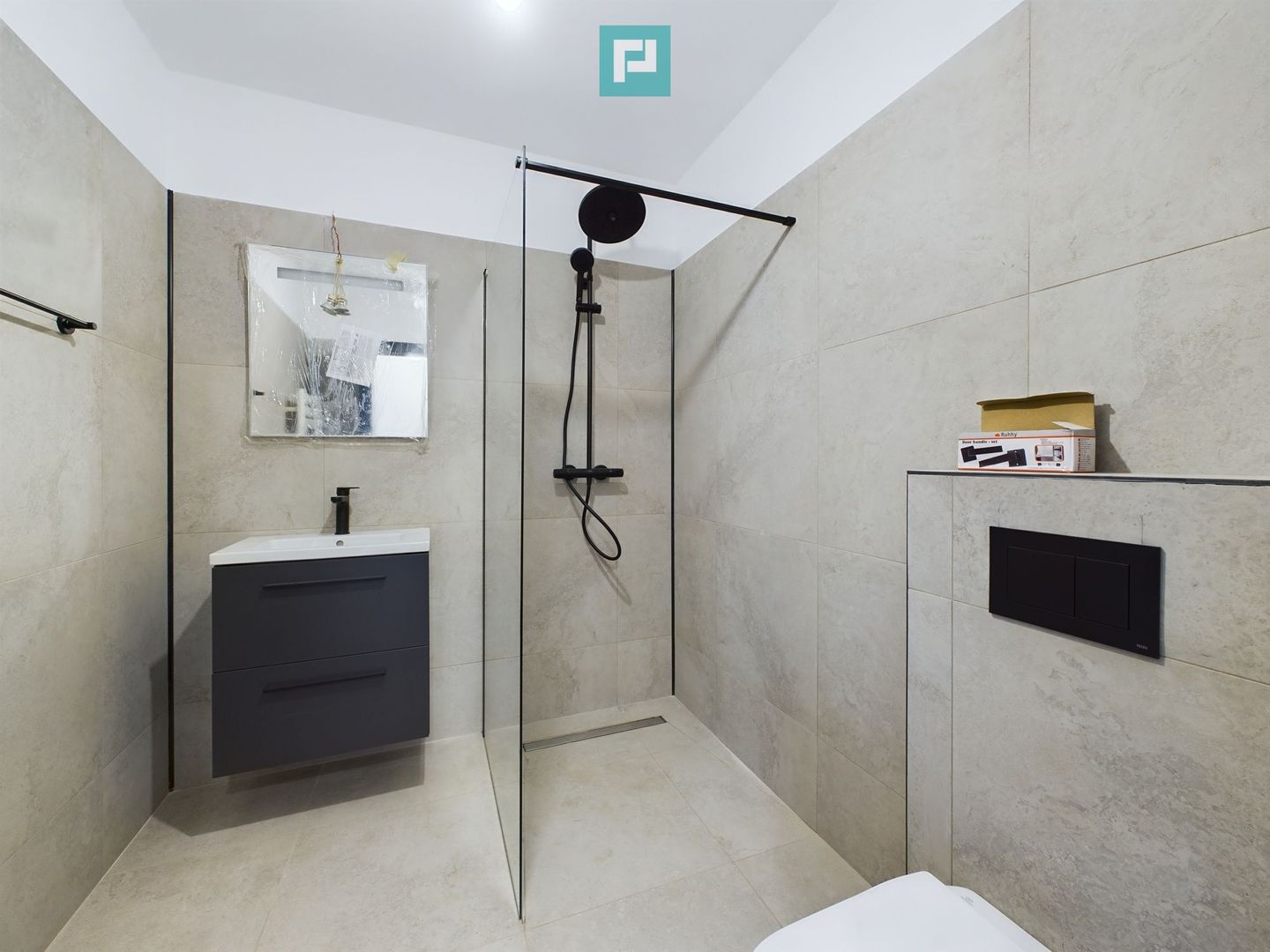 Vilă pe Șoseaua Nordului- Pretabilă pt. Locuit/Activitate Comercială - Poză 8