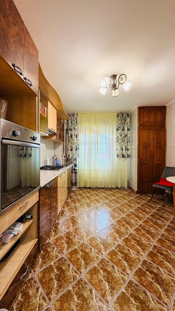 De vanzare apartament cu 4 cam dec. in Galati, piata Centrala, etaj5/7 - Poză 16