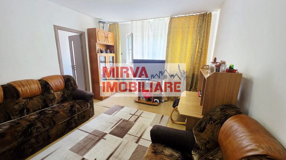 Apartament 3 camere, etaj 3, Malu Roșu – Str. Rîșnovenilor - Poză 1