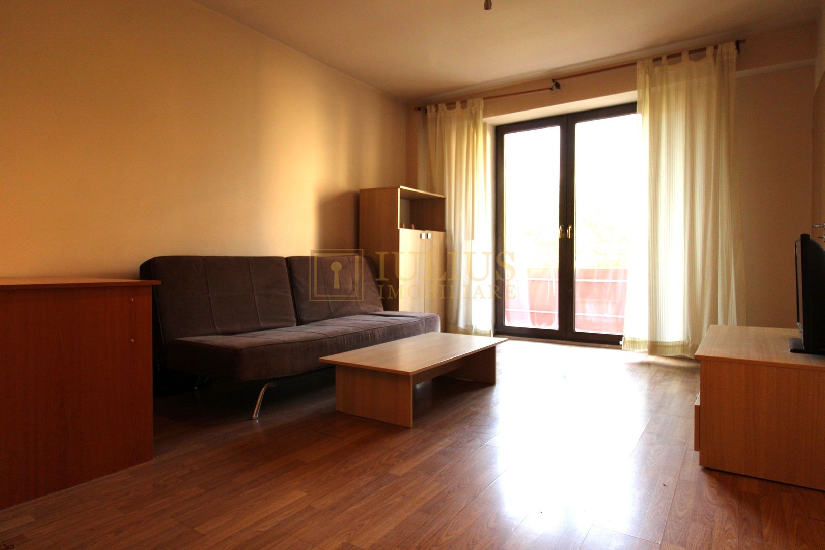 Centrala proprie, bucatarie inchisa si balcon spatios; posibilitate decontare - Poză 5