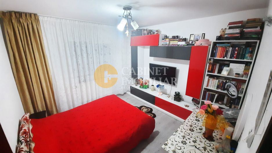 Dacia - Etaj Intermediar - 3 Camere Decomandat - Poză 1