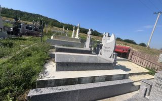 Cavou cu 2 locuri din granit, în Cimitirul Mănăstirii Vlădiceni, Iași - Poză 7