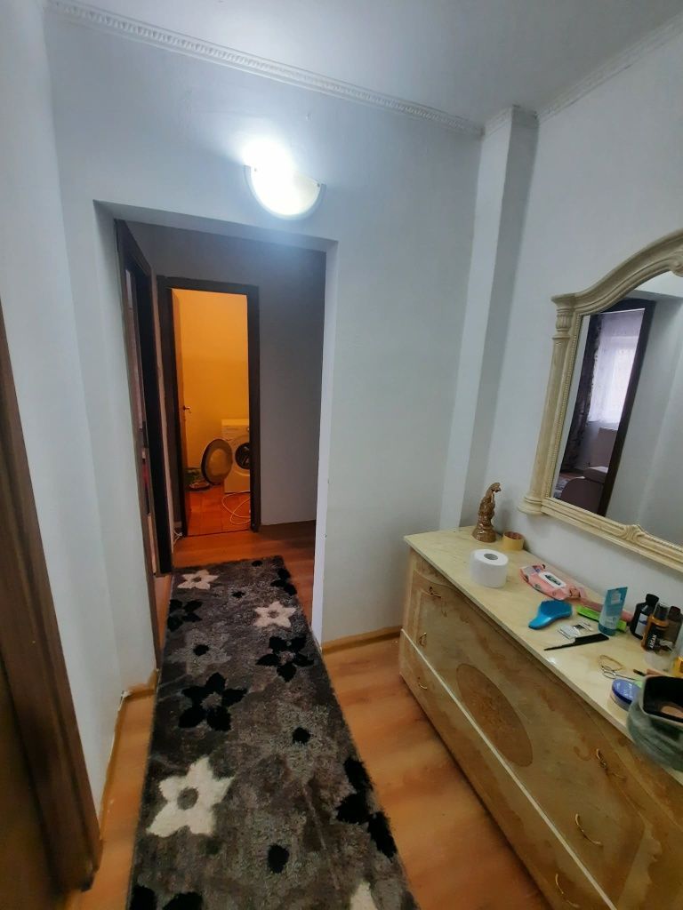 Apartament 3 camere Aradului, 2 bai, 2 balcoane , centrala proprie - Poză 5