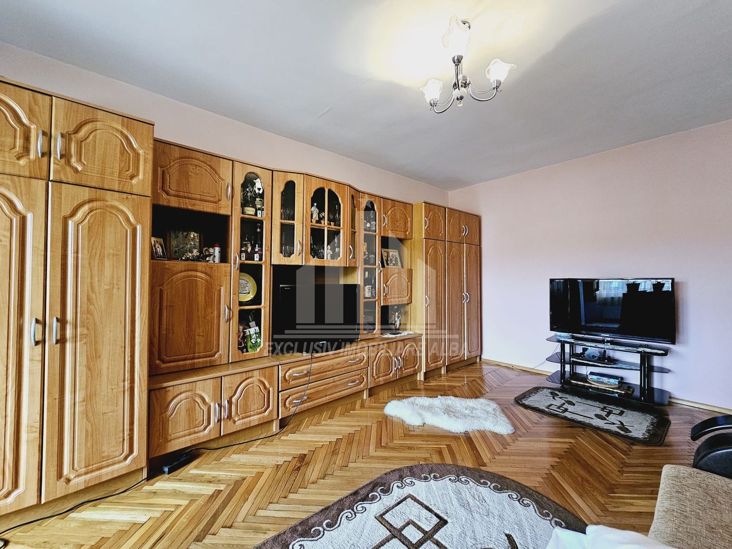 Apartament cu 2 camere decomandate, Cetate - Poză 1
