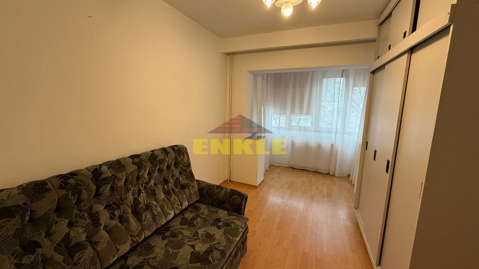 Vânzare apartament 3 camere decomandat, Zona Curcubeului - Poză 2