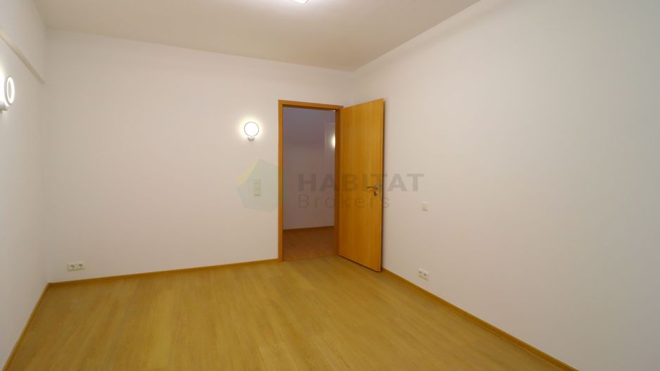 Proaspat igienizat, spatios, parcare subterană - Poză 12