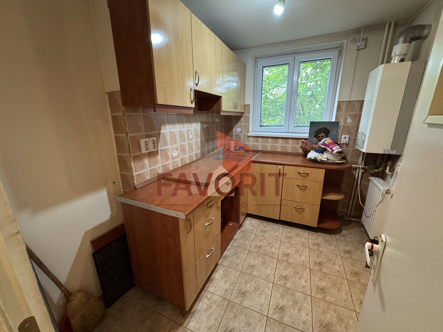 Etaj 2. La 400 m de Opera. Disponibil imediat. Centrala proprie - Poză 4