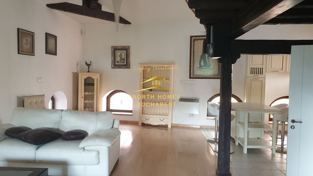 Casă de vânzare – Zona Moșilor- Renovată și consolidată recent | CURTE - Poză 1