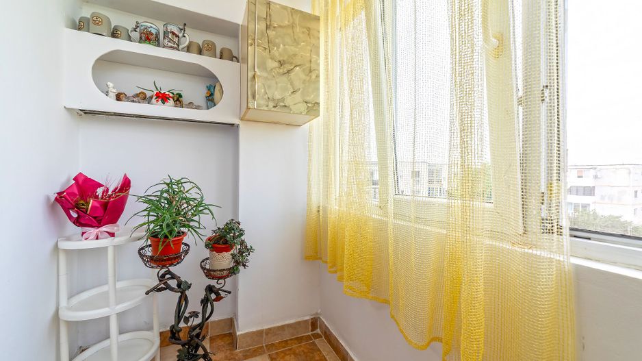 Apartament decomandat cu 2 camere Micalaca - Poză 6