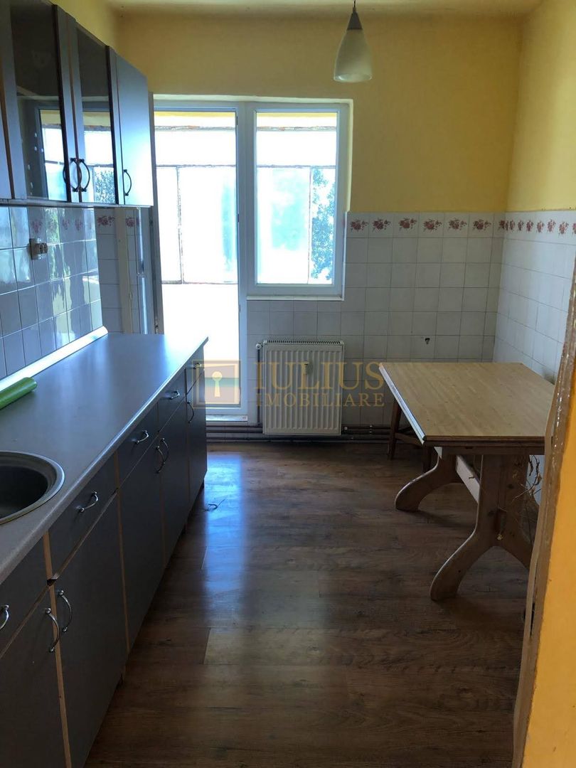 Apartament cu potențial; decomandat– Ideal pentru renovare completă. - Poză 3