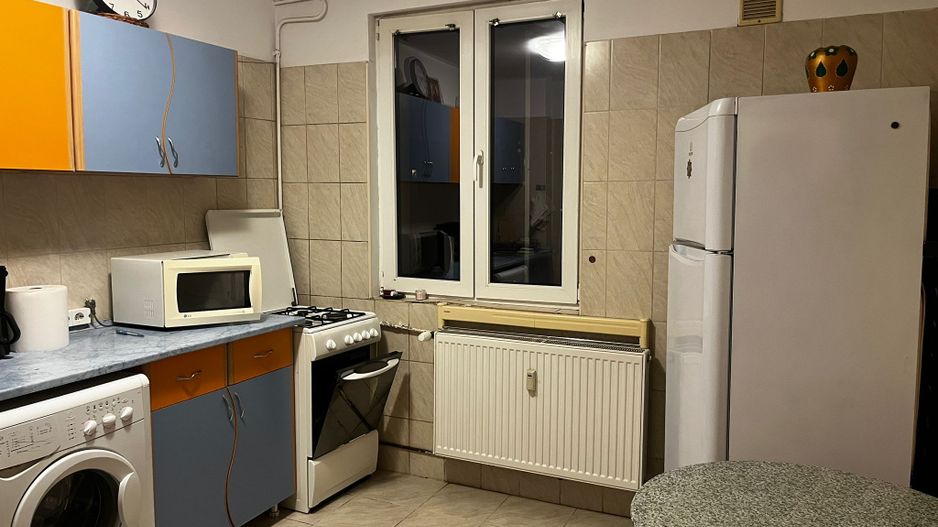 Apartament 2 camere decomandat, etaj 4, renovat, metrou 1 Decembrie 1918 - Poză 9