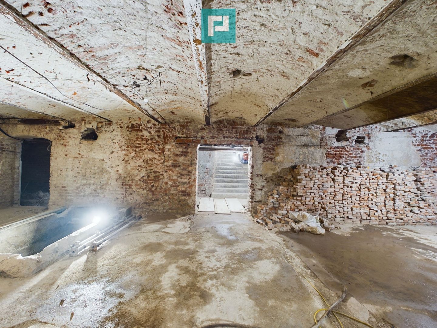 Spațiu ultracentral la demisol - Poză 3