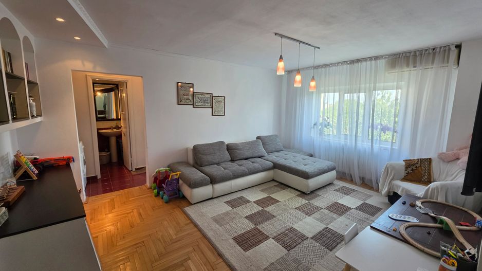 Vand apartament cu 4 camere aproape de centru - Poză 9