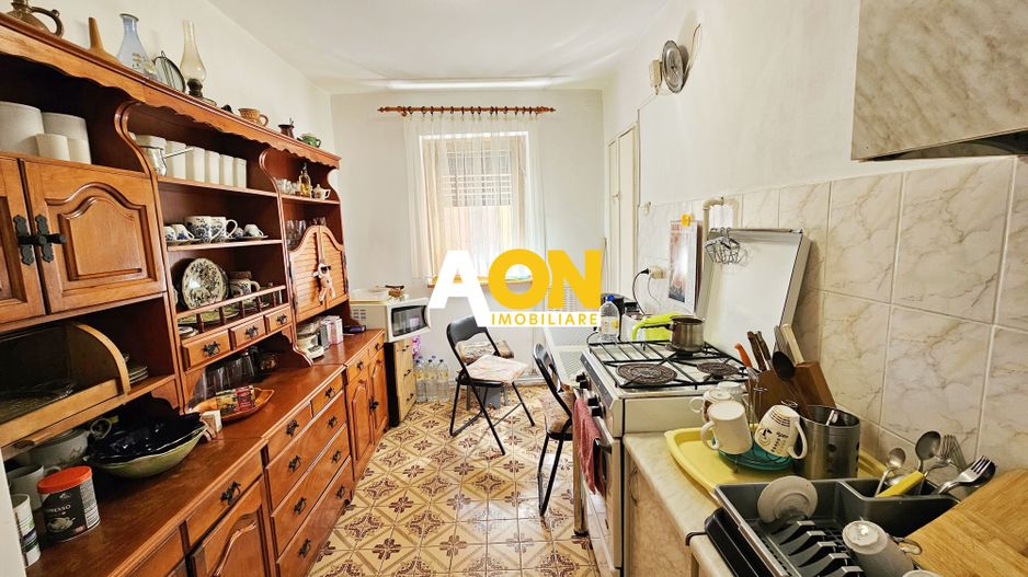 Apartament 3 camere, 2 bai, etaj 2, Cetate, zona Scolii Mihai Eminescu - Poză 5