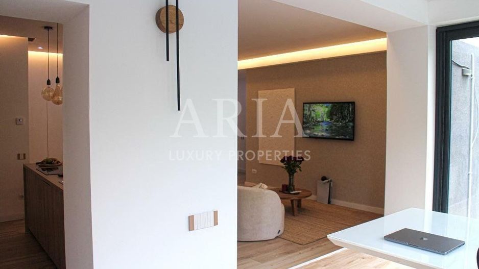 LUXURY APARTMENT WITH GARDEN - Poză 4