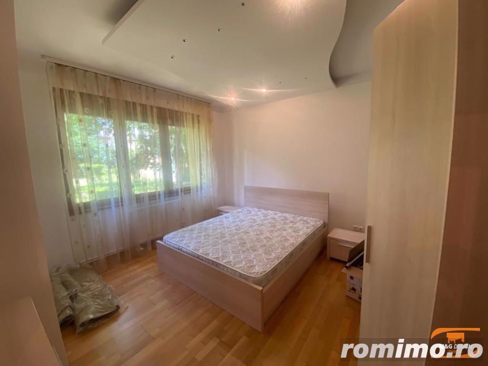3 camere decomandat lux zona Medicina - CENTRALA PROPRIE - Poză 3