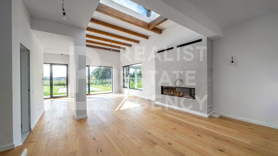 Vilă cu vedere spre pădure și cu piscina încălzită - Poză 6