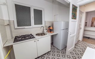Apartament 4 camere renovat, central, ideal rezidențial sau activitate business - Poză 10