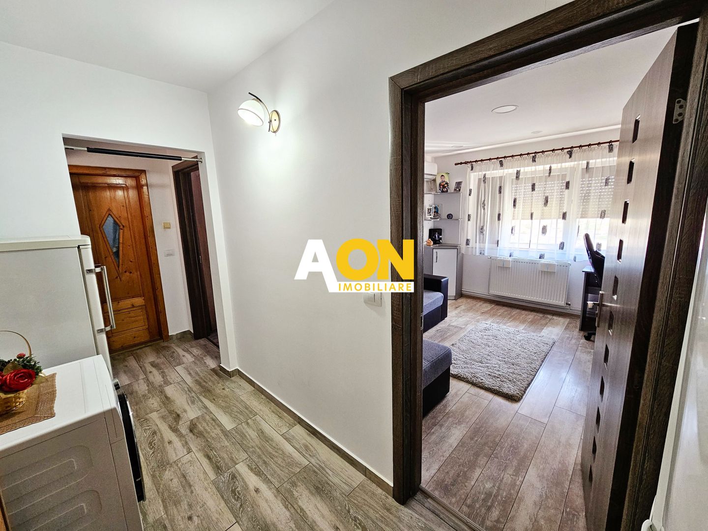 Apartament cu 3 camere, 64 mp utili, partial mobilat, ultracentral - Poză 6