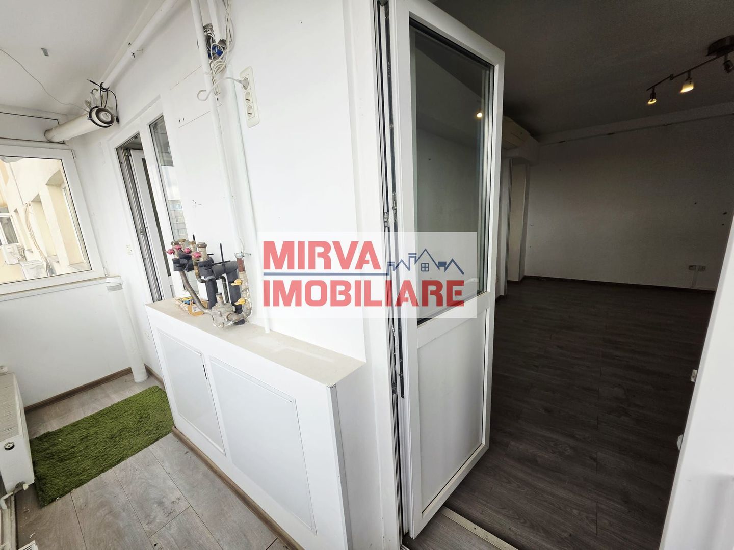 Apartament 3 camere, 2 băi cu geam, balcon generos – Republicii - Poză 5