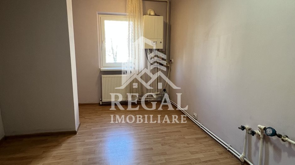 Apartament 4 camere de vânzare – Micro 5/1 | Etaj 1 | 80 mp - Poză 4