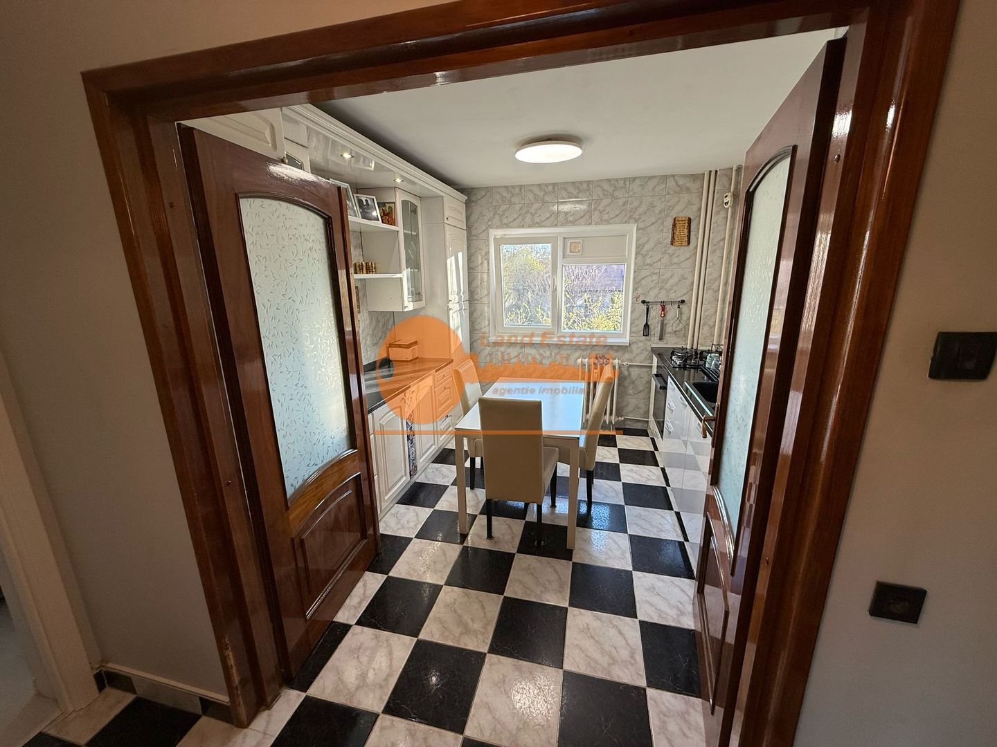 3 Camere Piata Sudului ( 7 minute metrou - bloc 1980 ) - Poză 3