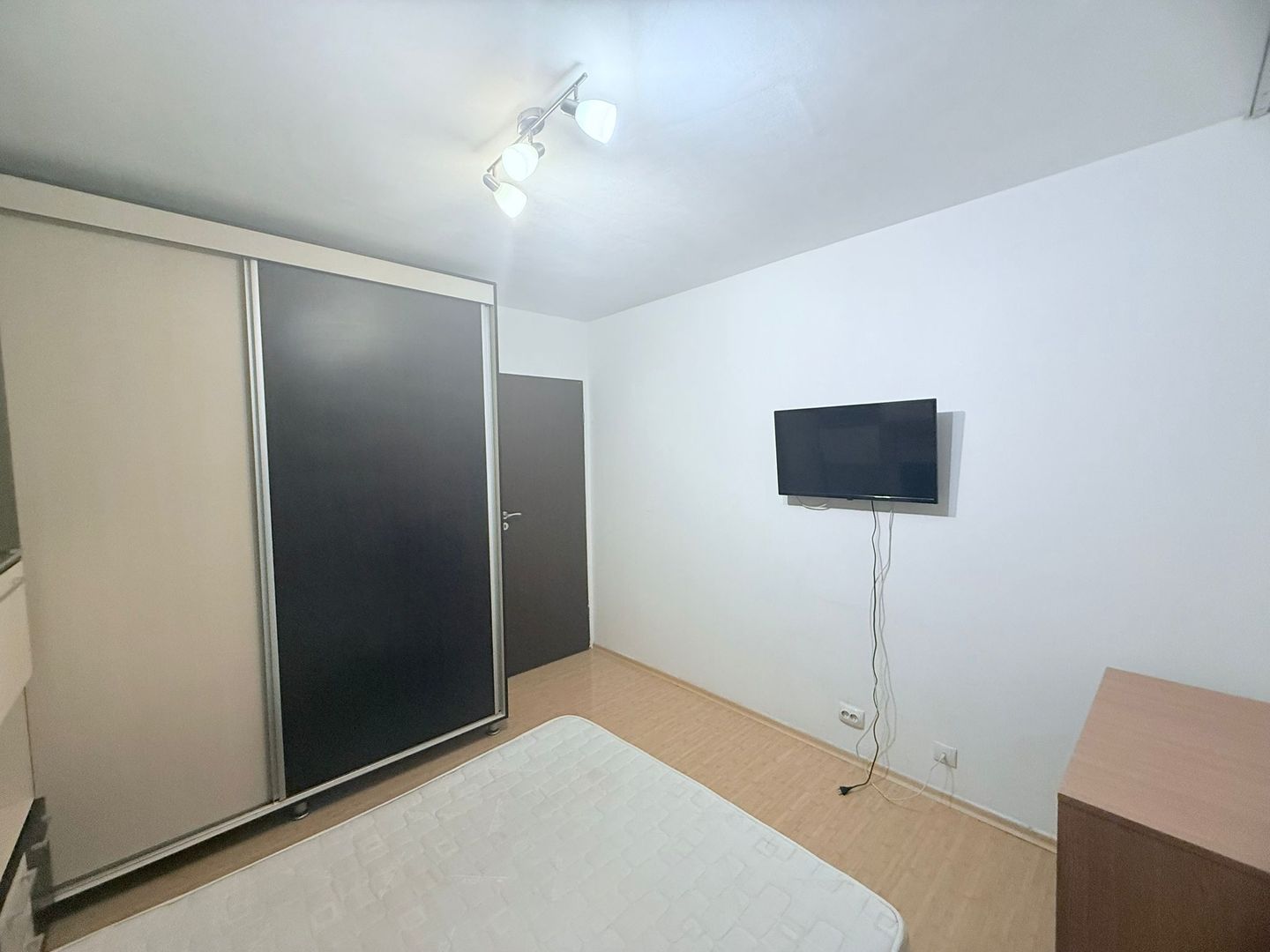 APARTAMENT ULTRAMODERN DECOMANDAT BLOC 1980 LUJERULUI - Poză 6