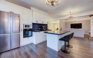 Chirie, Penthouse, 220 mp, str.  Alba Iulia, Buiucani - Poză 1