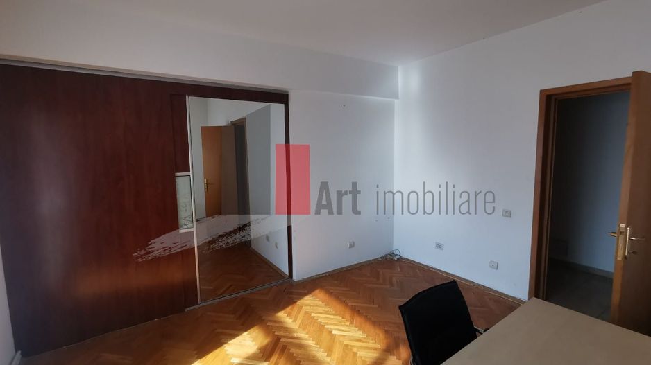 BUROU; CALEA  DOROBANTILOR; 3 camere - Poză 2