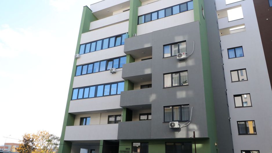 3 CAMERE LA PARTER CU CURTE PROPRIE DE 57MP,  2 BAI, POZITIE PE SUD, COMISION 0% - Poză 39
